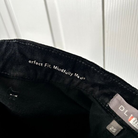 DL1961 Chrissy Ultra High Rise Black Velvet Button Fly Jeans Women's Size 25 - Picture 12 of 16